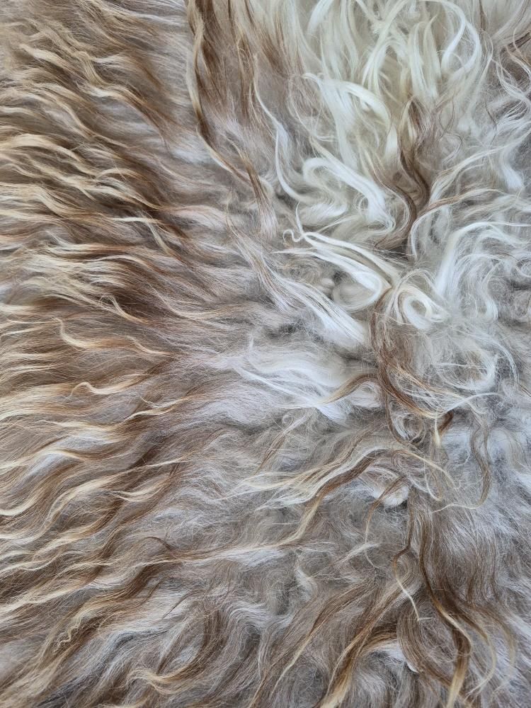 Lammskinn - Naturvit & ljusbrunt (Nr 271)