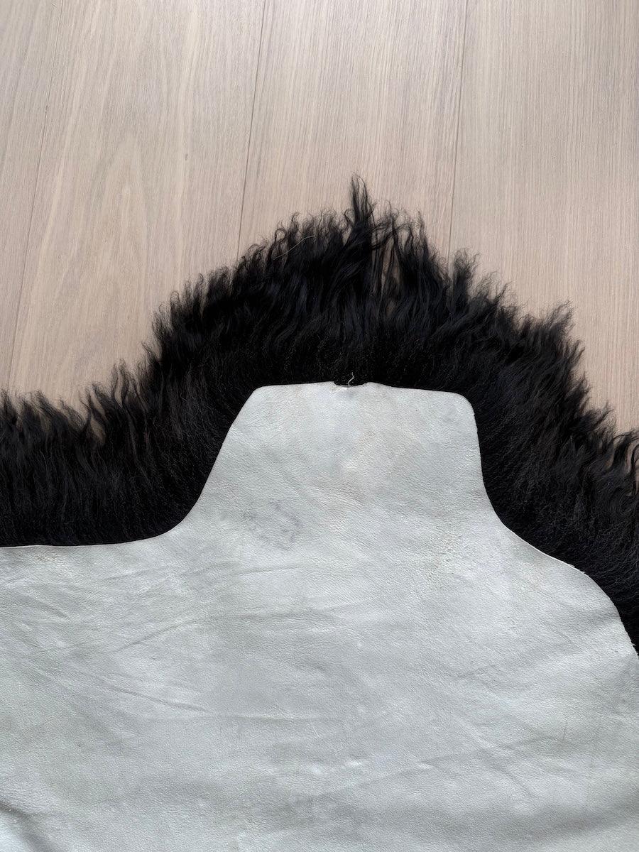 FÄrskinnsfÀll Svart LÄnghÄrig (Nr15)