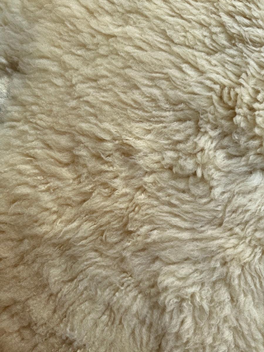 Lammskinn Ekologiskt - Gyllene Kortklippt Ull (Nr3)