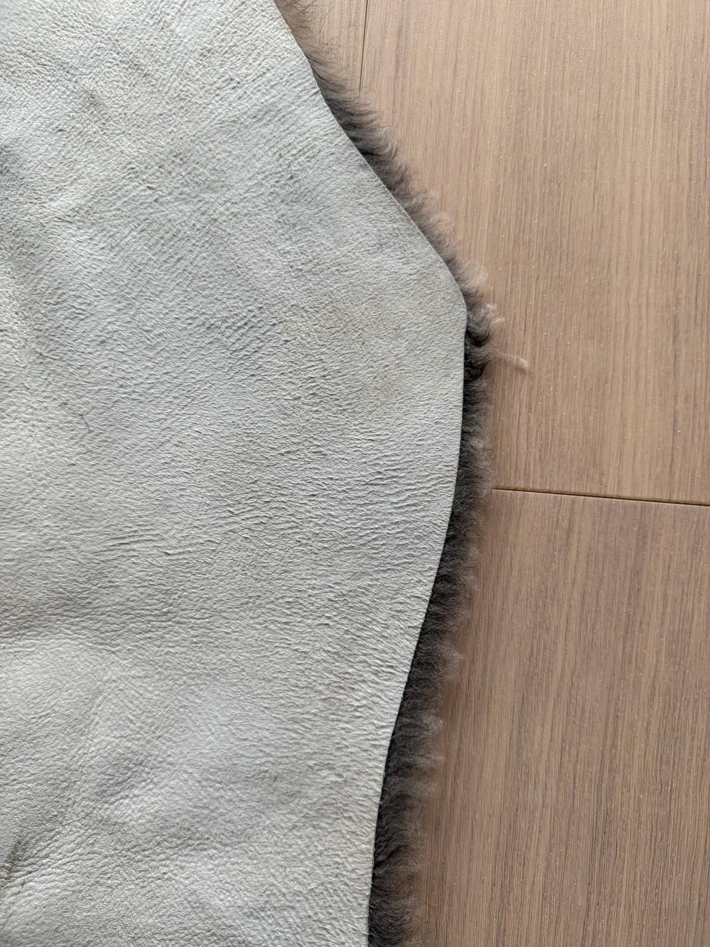 GrÄtt Mönstrat Lammskinn Lockig (Nr14)