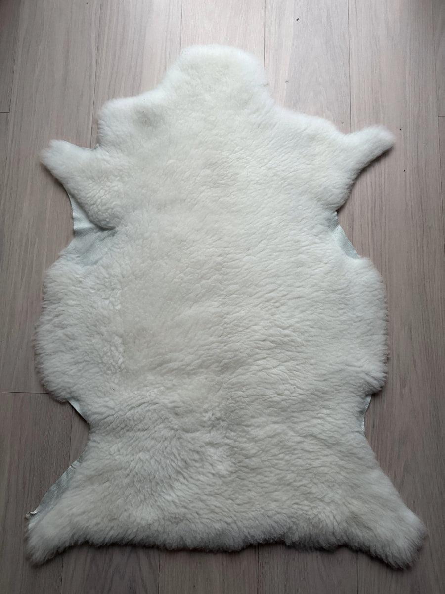 Lammskinn Naturligt Vitt Kortklippt (Nr4)