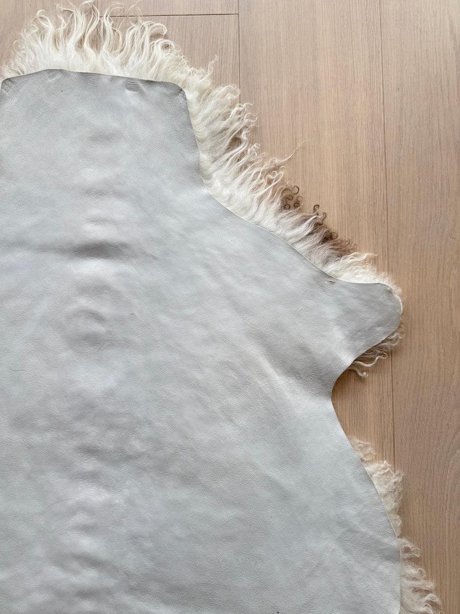 Vitt Lammskinn med Bruna Partier (Nr39)