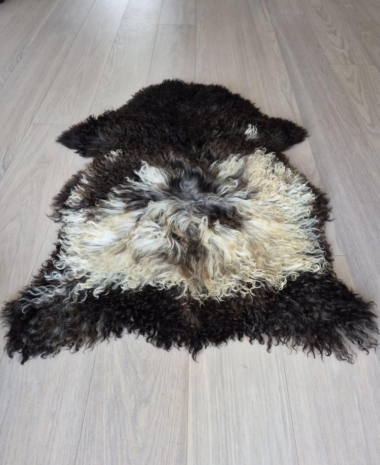 Lammskinn - Mörkbrun & Lockig (Nr 239)