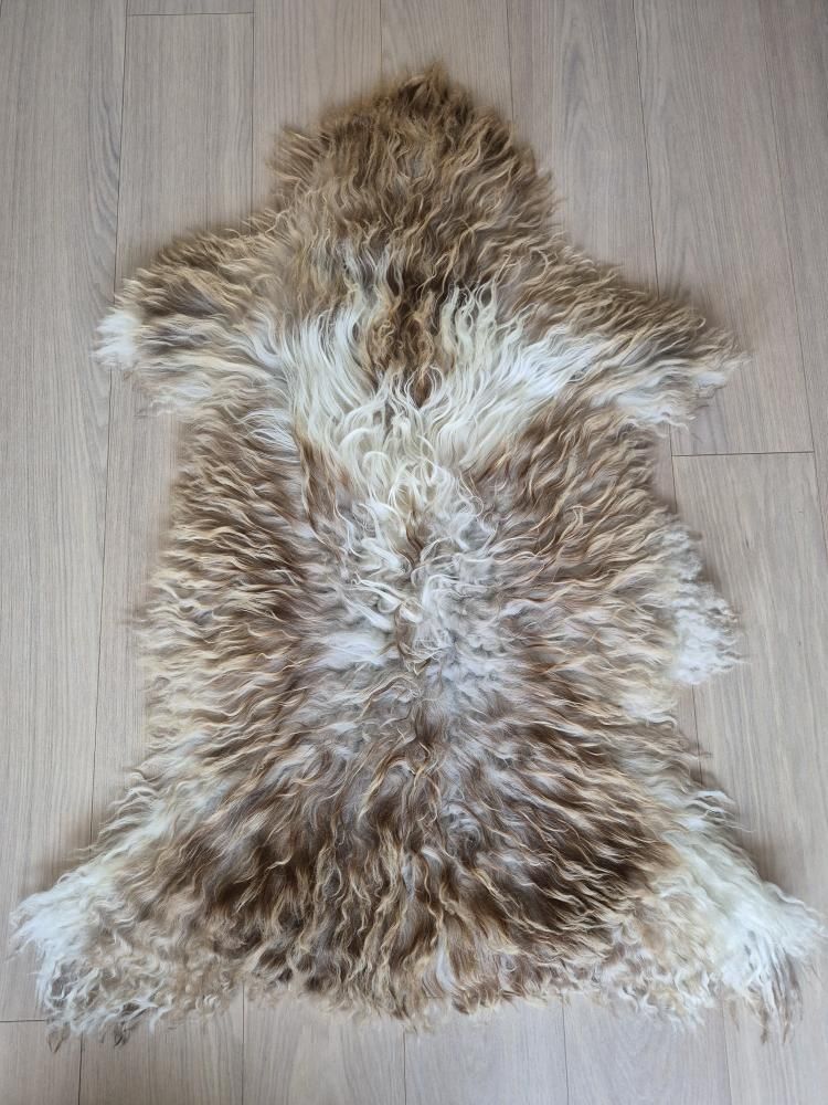 Lammskinn - Naturvit & ljusbrunt  (Nr 271)