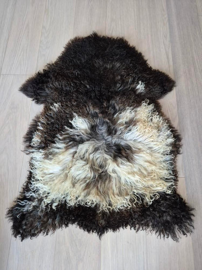 Lammskinn - Mörkbrun & Lockig (Nr 239)