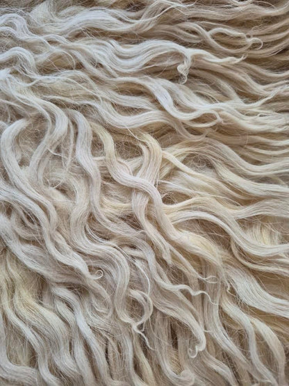 Lammskinn - Naturvit & Lockig (Nr 285)