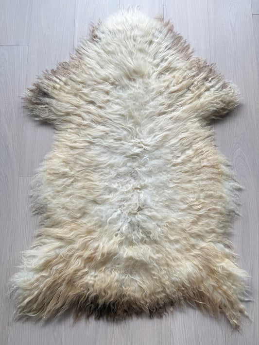 Nr 46 Beige/Gyllene Lammskinn